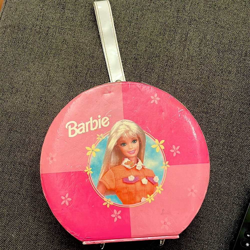 VINTAGE Barbie carrying case 😍